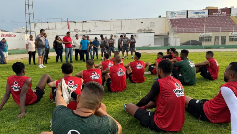 Juazeirense trabalha forte e “está pronta” para a estreia na Pré-Copa do Nordeste, diz o treinador João Carlos