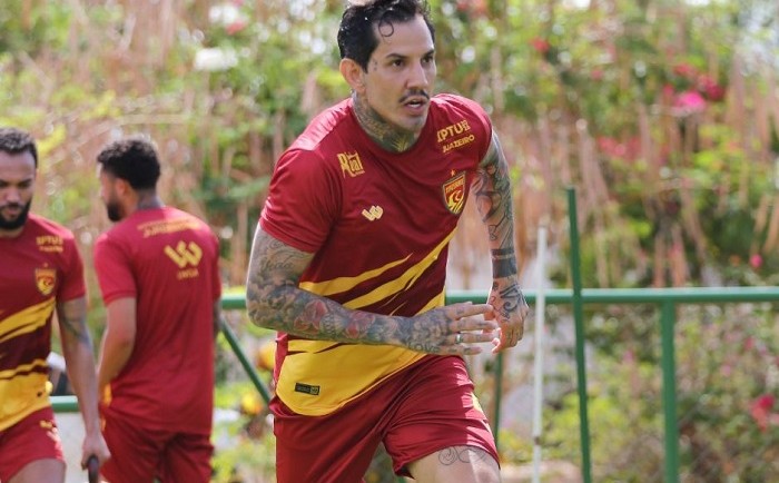 “Namoro antigo”: Juazeirense apresenta o zagueiro Victor Ramos para a temporada 2026