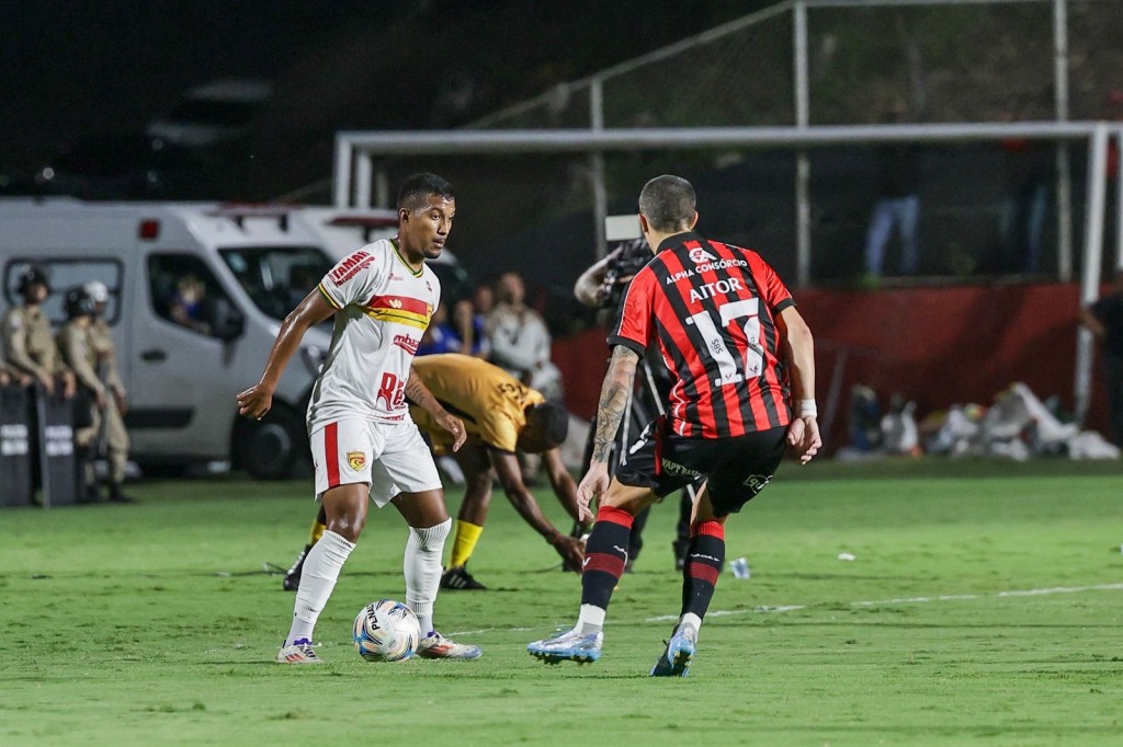 Copa do Nordeste: Juazeirense perde para o Vitória, mas segue na liderança do Grupo B