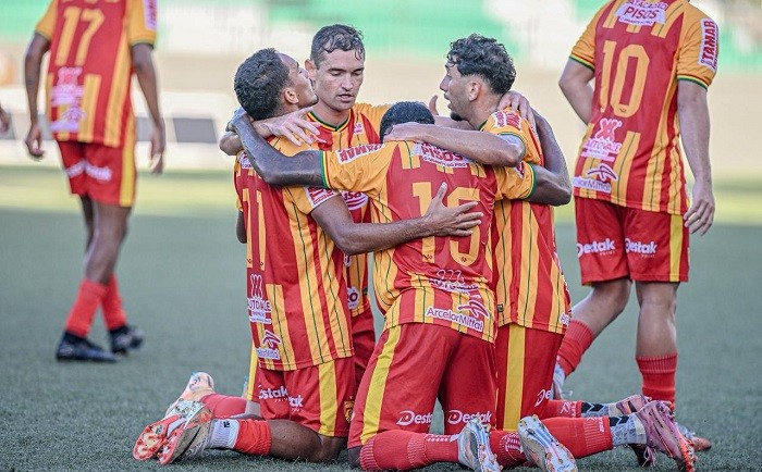 Juazeirense cede empate no apagar das luzes, após complacência de árbitro com o tempo