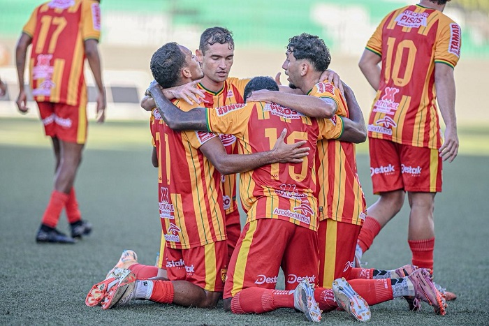 Juazeirense cede empate no apagar das luzes, após complacência de árbitro com o tempo